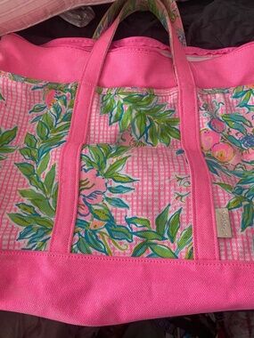Rare Lilly Pulitzer Mercato Tote in Beliefing